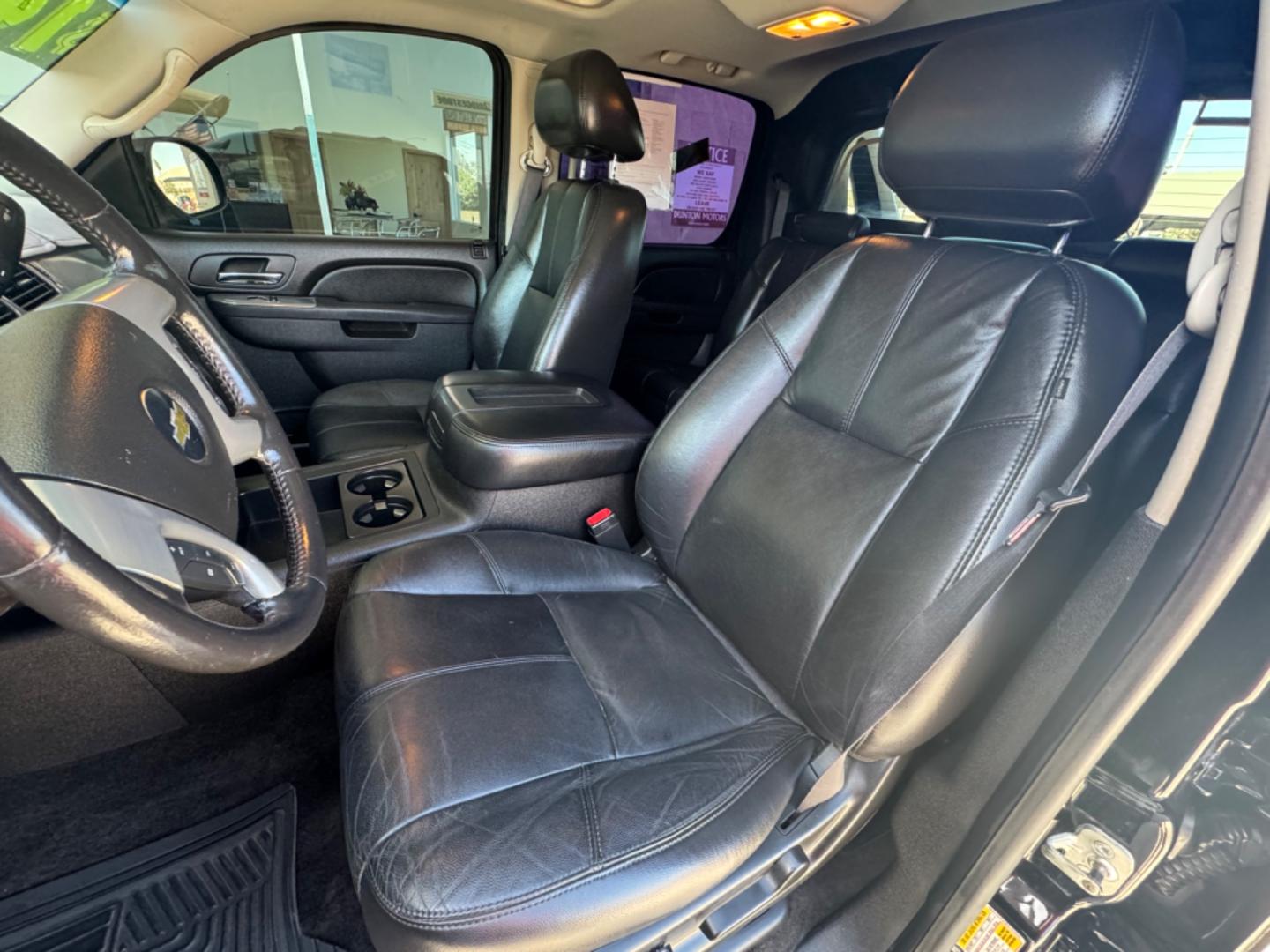 2011 Black /Black Chevrolet Avalanche (3GNTKFE31BG) , located at 2190 Hwy 95, Bullhead City, AZ, 86442, (928) 704-0060, 0.000000, 0.000000 - 2011 Chevrolet avalanche z71 . New motor with receipts . Lots of new parts . Lift kit , custom tires and wheels . 1 owner . Super clean , great running truck - Photo#16